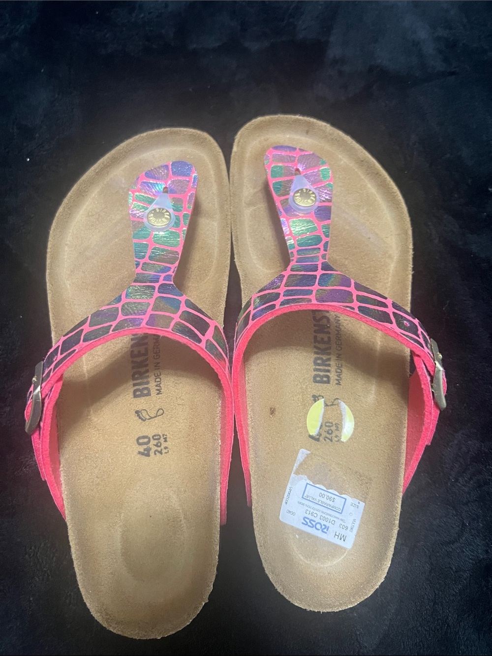 Birkenstock Women’s Gizeh Sandals in Bright Pink Croc Print
